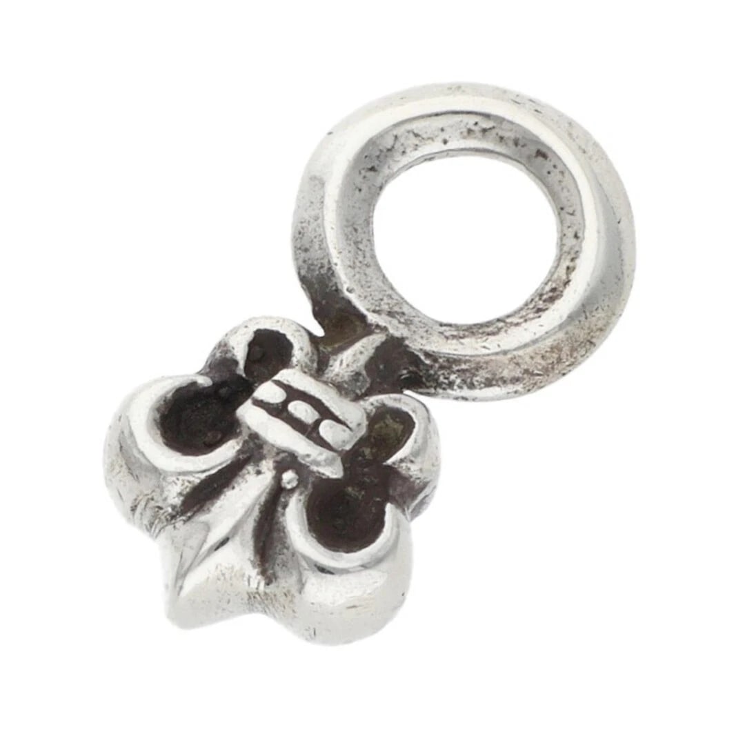 CHROME HEARTS STACK BS FLUER FUSTACK CHARM SILVER NECKLACE TOP: Chrome Hearts STACK BS FLUER FUSTACK CHARM SILVER NECKLACE TOP Brand: Chrome Hearts Type/Style: Necklace Material: 925 Silver Color: silver Size: W 0.7cm,V 1.4cm Accessories: None Accessories Notice: