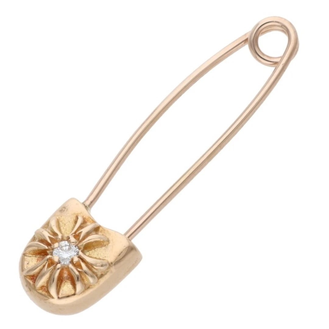 CHROME HEARTS SAFETY PIN S SMALL 1 DIAMOND GOLD NECKLACE TOP: Chrome Hearts Safety PIN S Small 1 diamond gold Necklace Top Brand: Chrome Hearts Type/Style: Necklace Material: 22K Yellow Gold Color: YG Size: vertical 3.2cm Accessories: None Accessorie