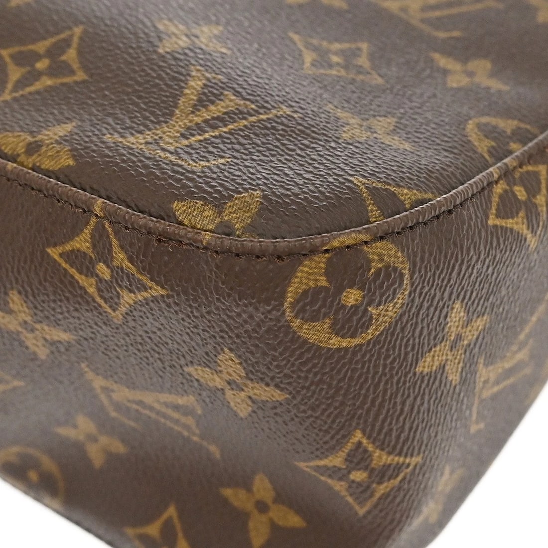 LOUIS VUITTON MONOGRAM LOOPING MM HANDBAG - 4