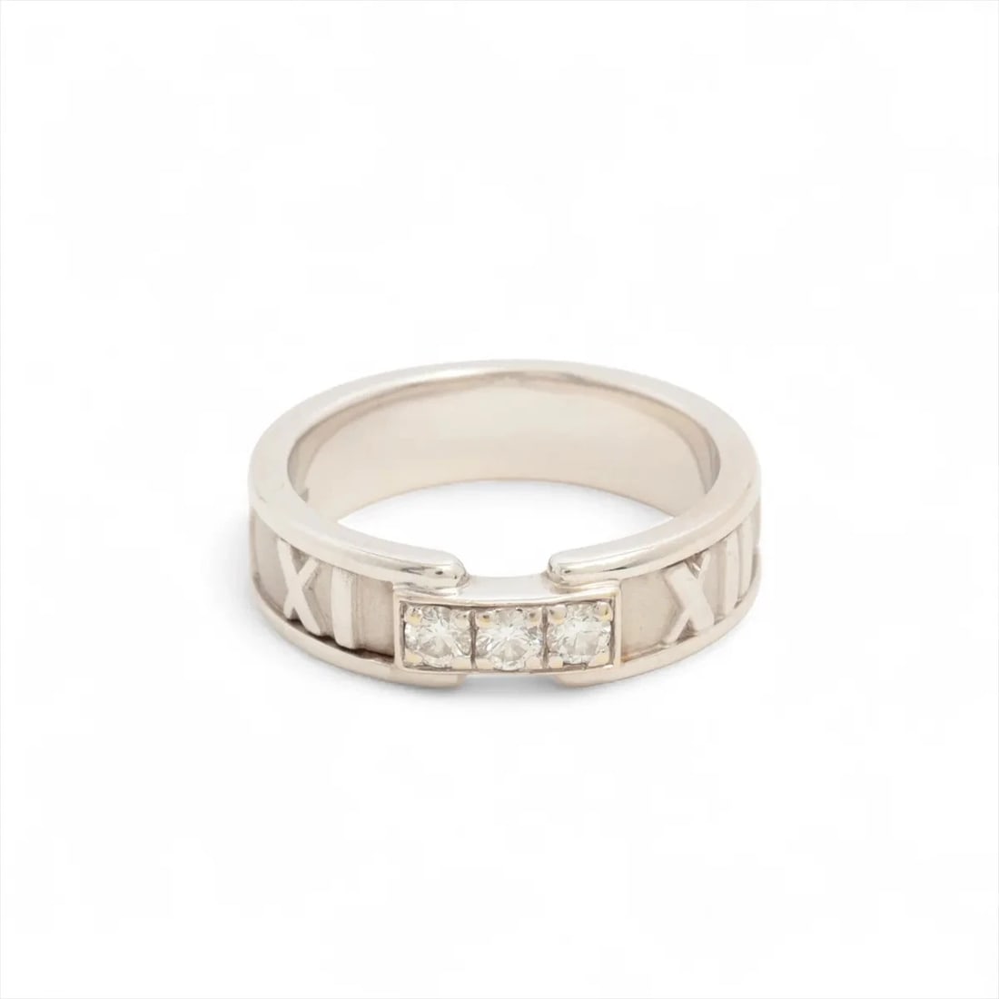 TIFFANY ATLAS DIAMOND RING 750(WG): Tiffany Atlas diamond Ring 750(WG) Brand: Tiffany Type/Style: Ring Material: 750(WG) Color: White Gold Size: 5.75 - 6 US Accessories: None Accessories Notice: When purchasing pre-owned goo