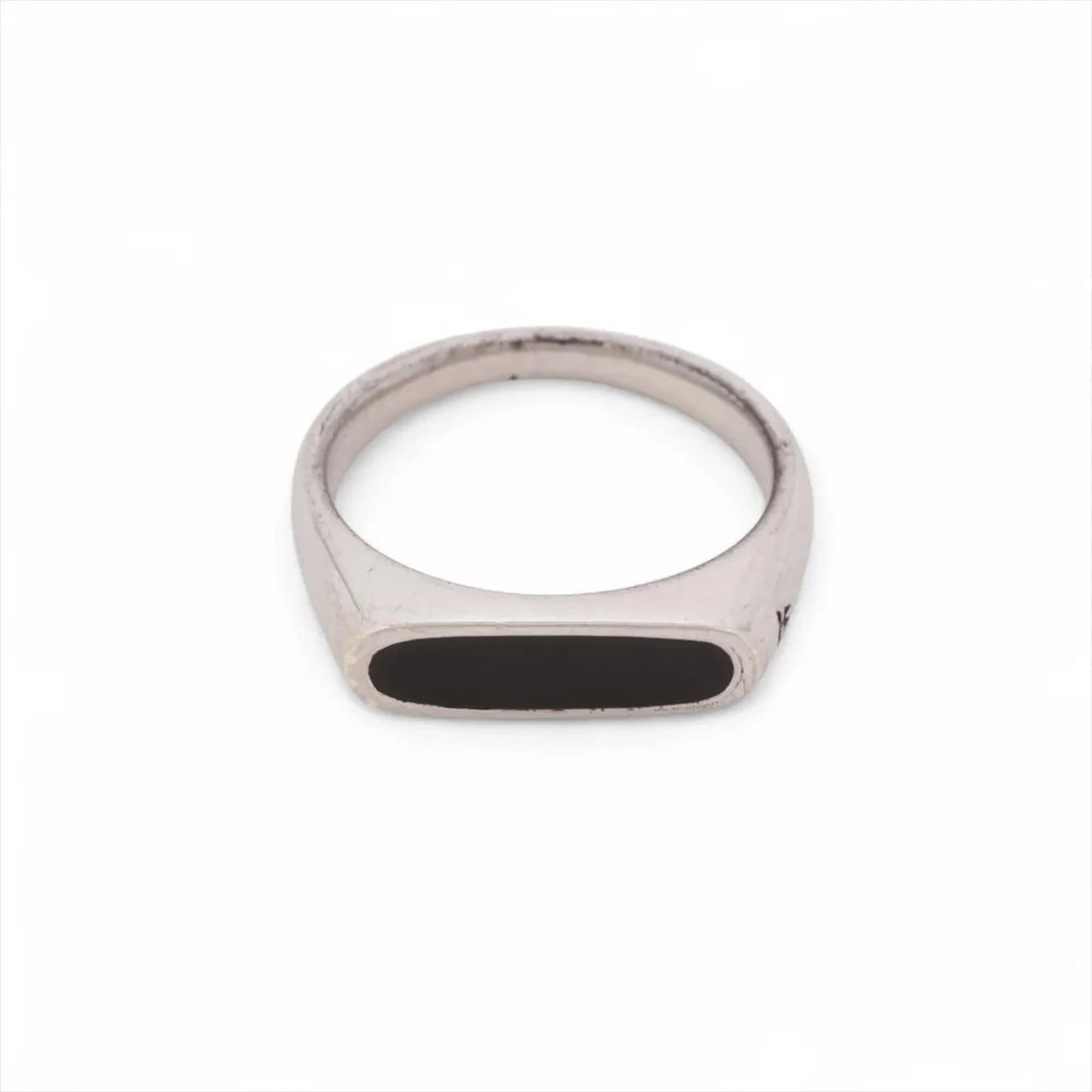 TOM WOOD MARIO RING 925 SILVER X BLACK: Tom Wood Mario Ring 925 silver x black Brand: Tom Wood Type/Style: Ring Material: 925 Color: silver x black Size: 4.75 - 5 US Accessories: None Accessories Notice: When purchasing pre-owned goods,