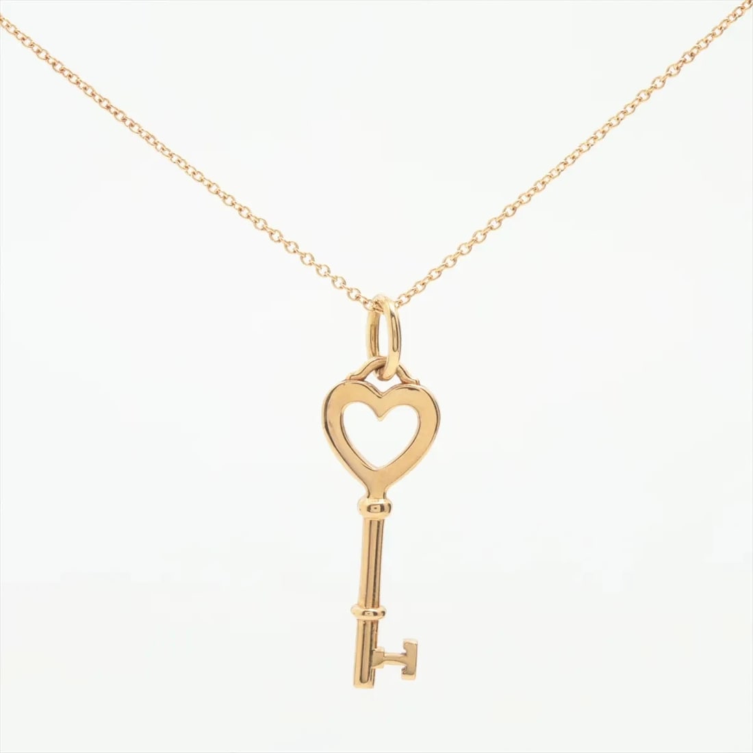 TIFFANY HEART KEY NECKLACE 750(YG): Tiffany Heart Key Necklace 750(YG) Brand: Tiffany Type/Style: Necklace Material: 750(YG) Color: Yellow Gold Size: Chain length:40.8cm Accessories: None Accessories Notice: When purchasing