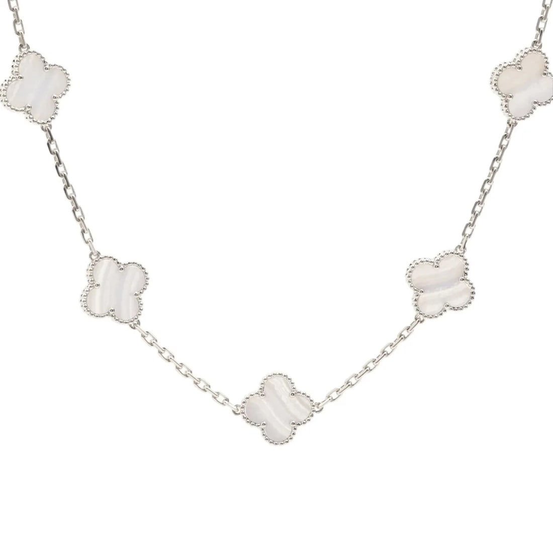VAN CLEEF & ARPELS ALHAMBRA NECKLACE 750(WG): Van Cleef & Arpels Alhambra Necklace 750(WG) Brand: Van Cleef & Arpels Type/Style: Necklace Material: 750(WG) Color: White Gold Size: Chain length:42.8cm Accessories: None Accessories Noti