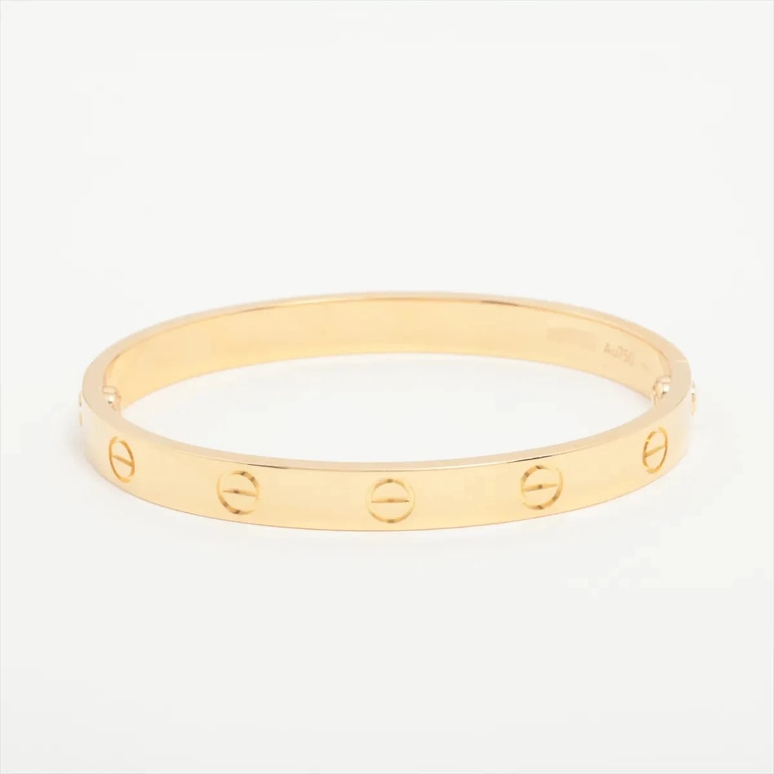 CARTIER LOVE BRACELET 750(YG): Cartier Love Bracelet 750(YG) Brand: Cartier Type/Style: Bracelet Material: 750(YG) Color: yellow Gold Size: Bracelet length:15.2cm Accessories: None Accessories Notice: When purchasing pre-owned
