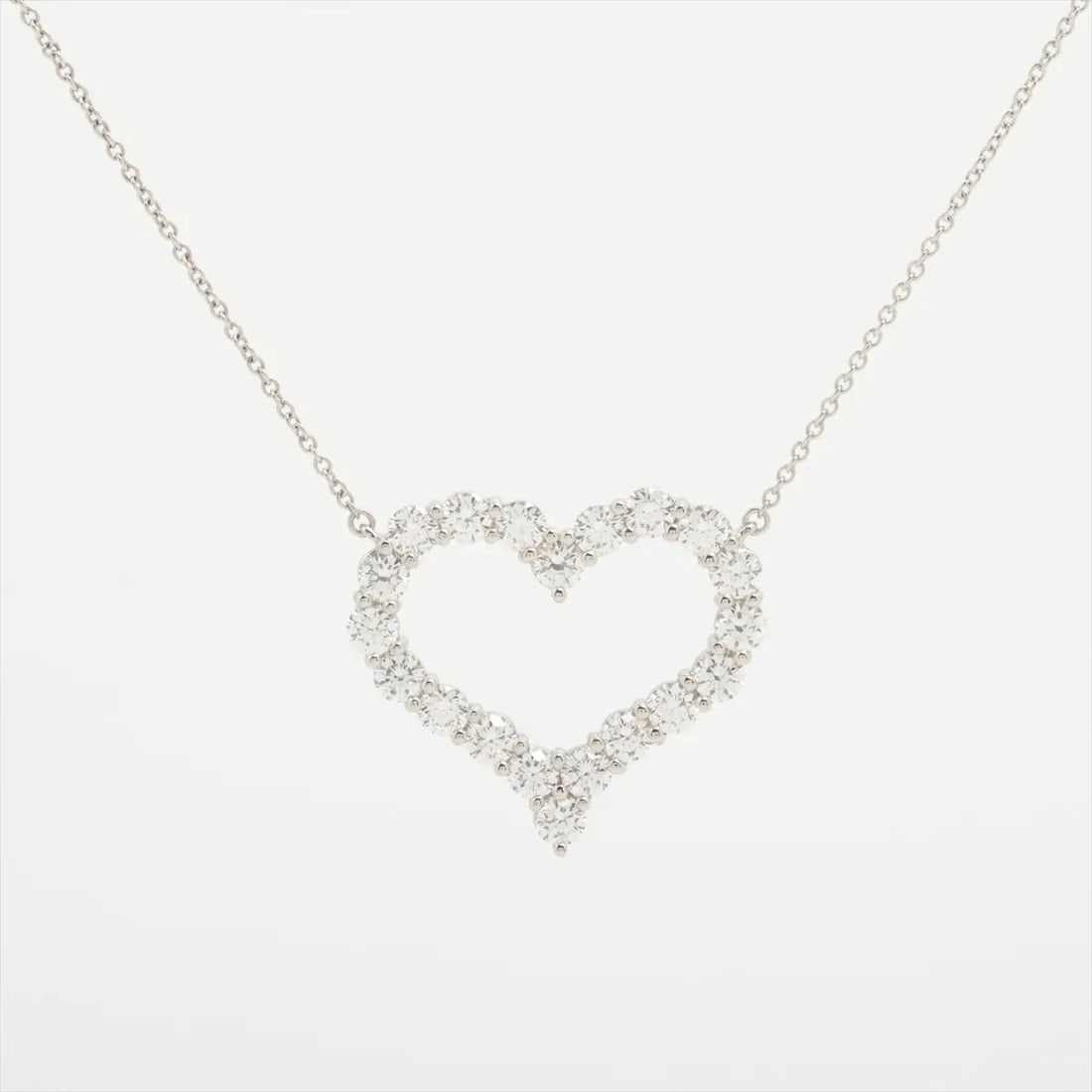 TIFFANY SENTIMENTAL HEART LARGE DIAMOND NECKLACE PT950: Tiffany Sentimental Heart Large diamond Necklace Pt950 Brand: Tiffany Type/Style: Necklace Material: Pt950 Color: Silver Size: Chain length:41.1cm Accessories: None Accessories Notice: When