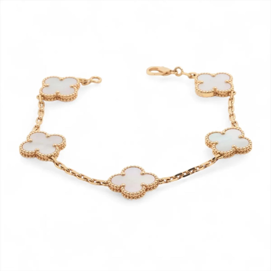VAN CLEEF & ARPELS ALHAMBRA BRACELET 750(YG): Van Cleef & Arpels Alhambra Bracelet 750(YG) Brand: Van Cleef & Arpels Type/Style: Bracelet Material: 750(YG) Color: Yellow Gold Size: Bracelet length:19.2cm Accessories: None Accessories