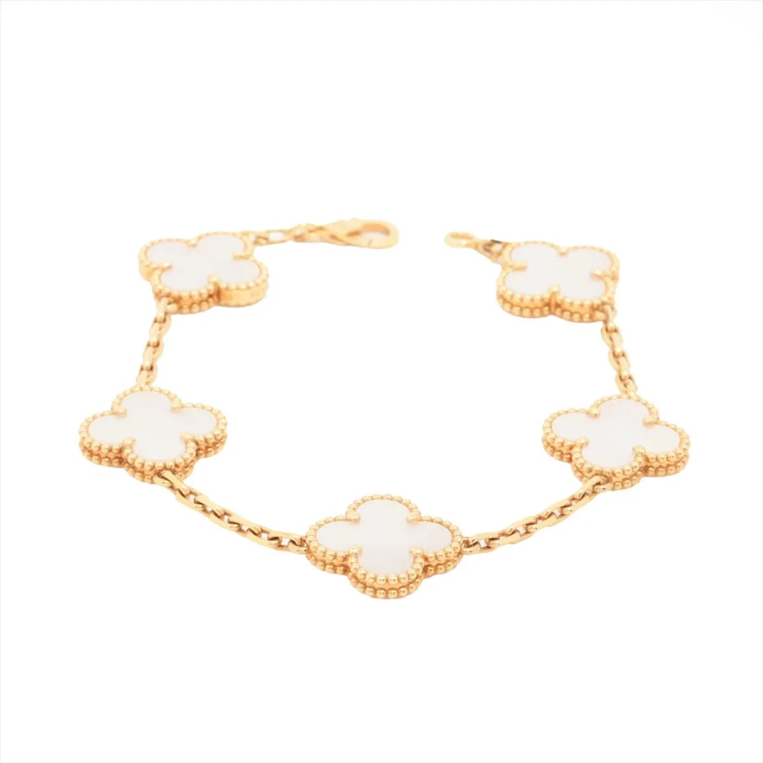 VAN CLEEF & ARPELS ALHAMBRA BRACELET 750(YG): Van Cleef & Arpels Alhambra Bracelet 750(YG) Brand: Van Cleef & Arpels Type/Style: Bracelet Material: 750(YG) Color: Yellow Gold Size: Bracelet length:17.1cm Accessories: None Accessories