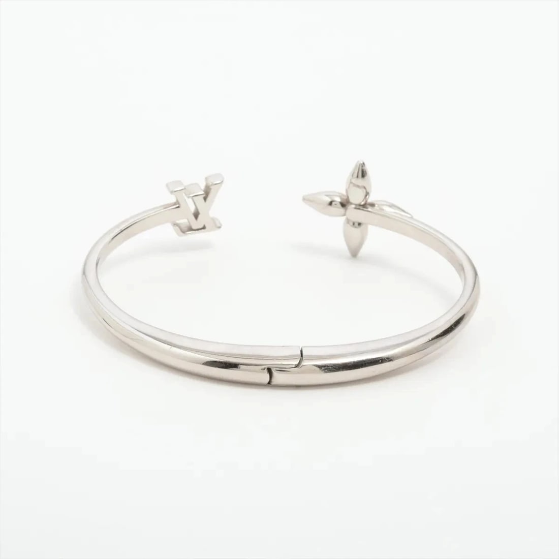 LOUIS VUITTON BRACELET BANGLE S METAL SILVER: Louis Vuitton bracelet Bangle S metal Silver Brand: Louis Vuitton Type/Style: Bracelet Material: metal Color: Silver Size: Bracelet length:14cm Accessories: None Accessories Notice: When purchasing