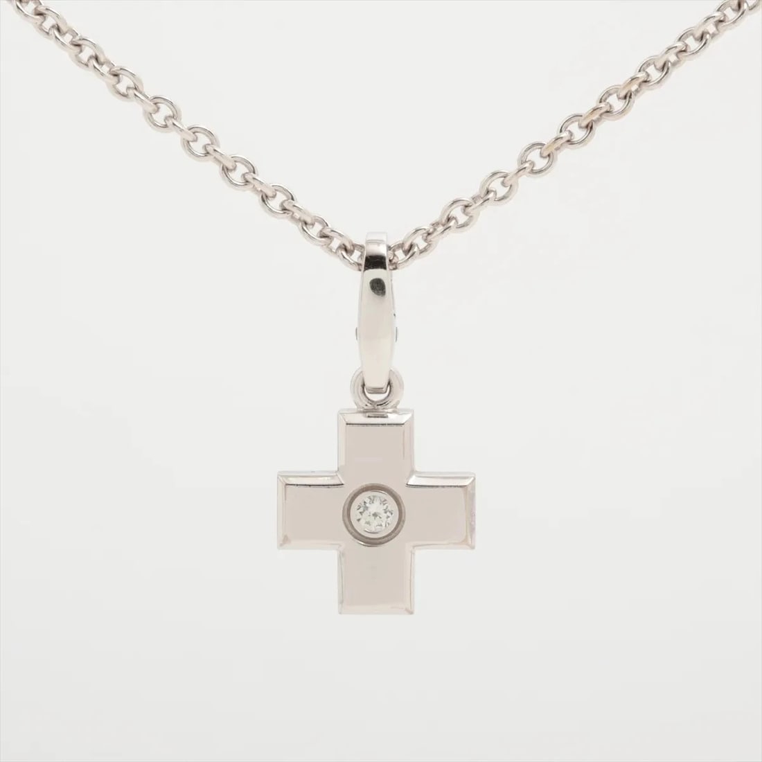 CARTIER CROSS DIAMOND CHARM NECKLACE 750(WG): Cartier Cross diamond Charm Necklace 750(WG) Brand: Cartier Type/Style: Necklace Material: 750(WG) Color: White Gold Size: Chain length:42.7cm Accessories: None Accessories Notice: When purchasing