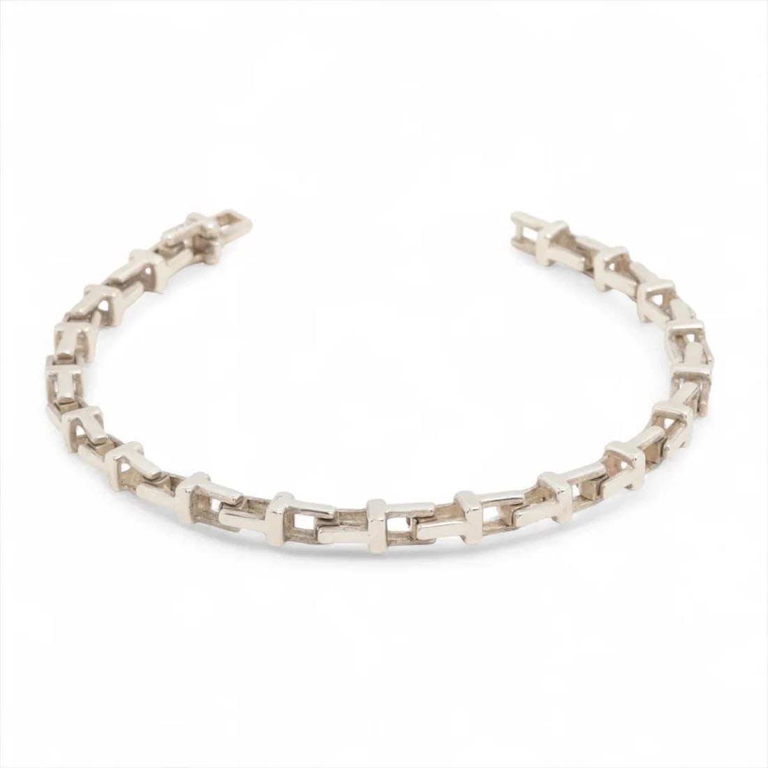 TIFFANY T NARROW CHAIN BRACELET 925 SILVER: Tiffany T narrow Chain Bracelet 925 Silver Brand: Tiffany Type/Style: Bracelet Material: 925 Color: Silver Size: Bracelet length:18cm Accessories: None Accessories Notice: When purchasing pre-owned