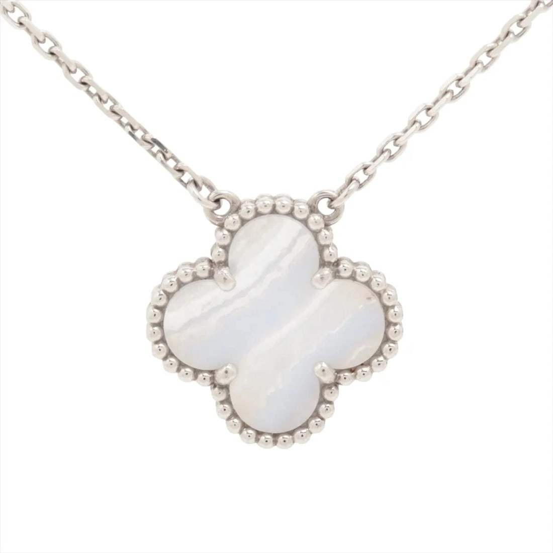 VAN CLEEF & ARPELS NECKLACE 750(WG): Van Cleef & Arpels Necklace 750(WG) Brand: Van Cleef & Arpels Type/Style: Necklace Material: 750(WG) Color: White Gold Size: Chain length:42.2cm Accessories: None Accessories Notice: When