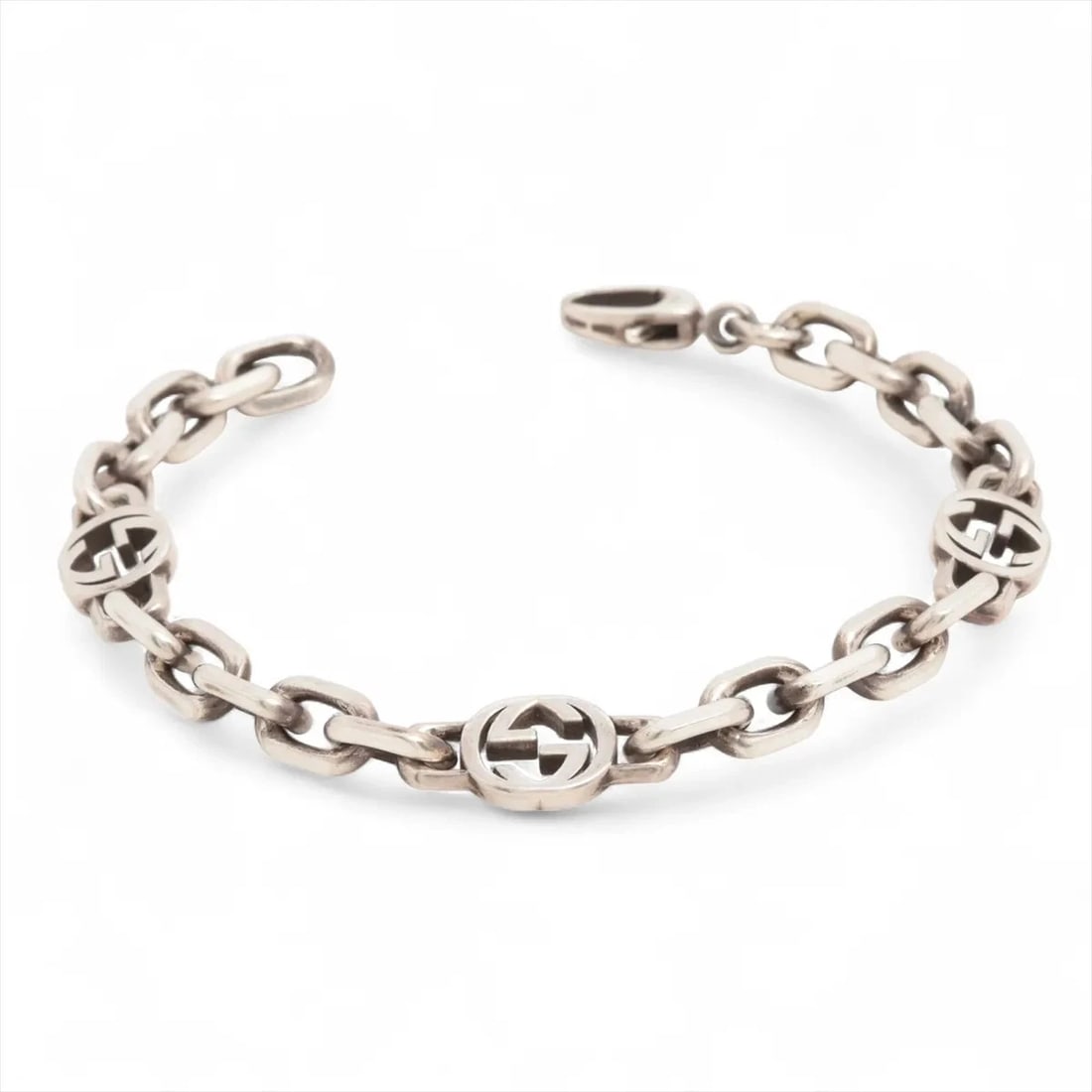 GUCCI INTERLOCKING G BRACELET 925 SILVER: Gucci Interlocking G Bracelet 925 Silver Brand: Gucci Type/Style: Bracelet Material: 925 Color: Silver Size: Bracelet length:16.5cm Accessories: None Accessories Notice: When purchasing pre-owned