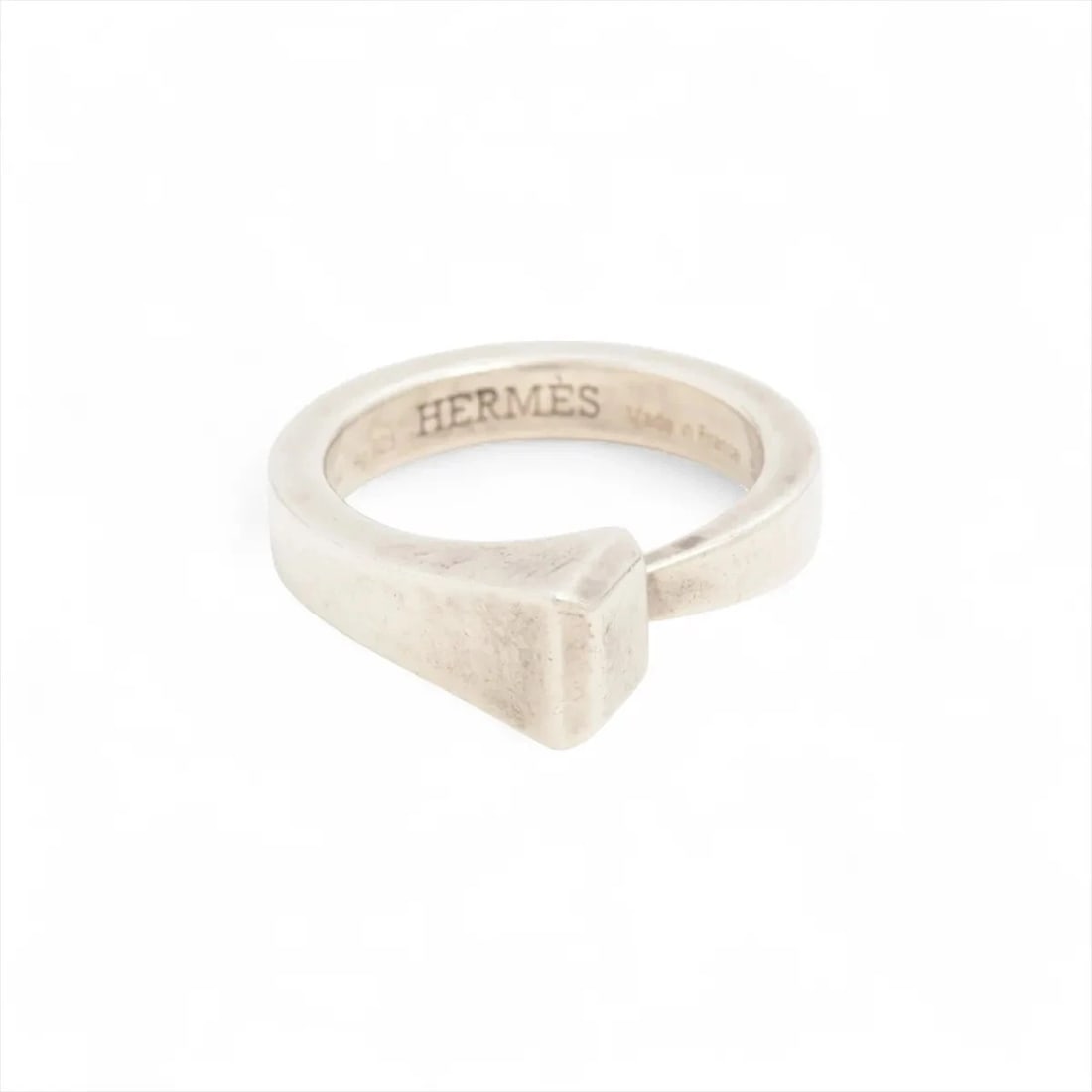 HERMES CLUDESFORGES RING 925 SILVER: Hermes Cludesforges Ring 925 Silver Brand: Hermes Type/Style: Ring Material: 925 Color: Silver Size: 5.5 - 5.75 US Accessories: None Accessories Notice: When purchasing pre-owned goods, please refer