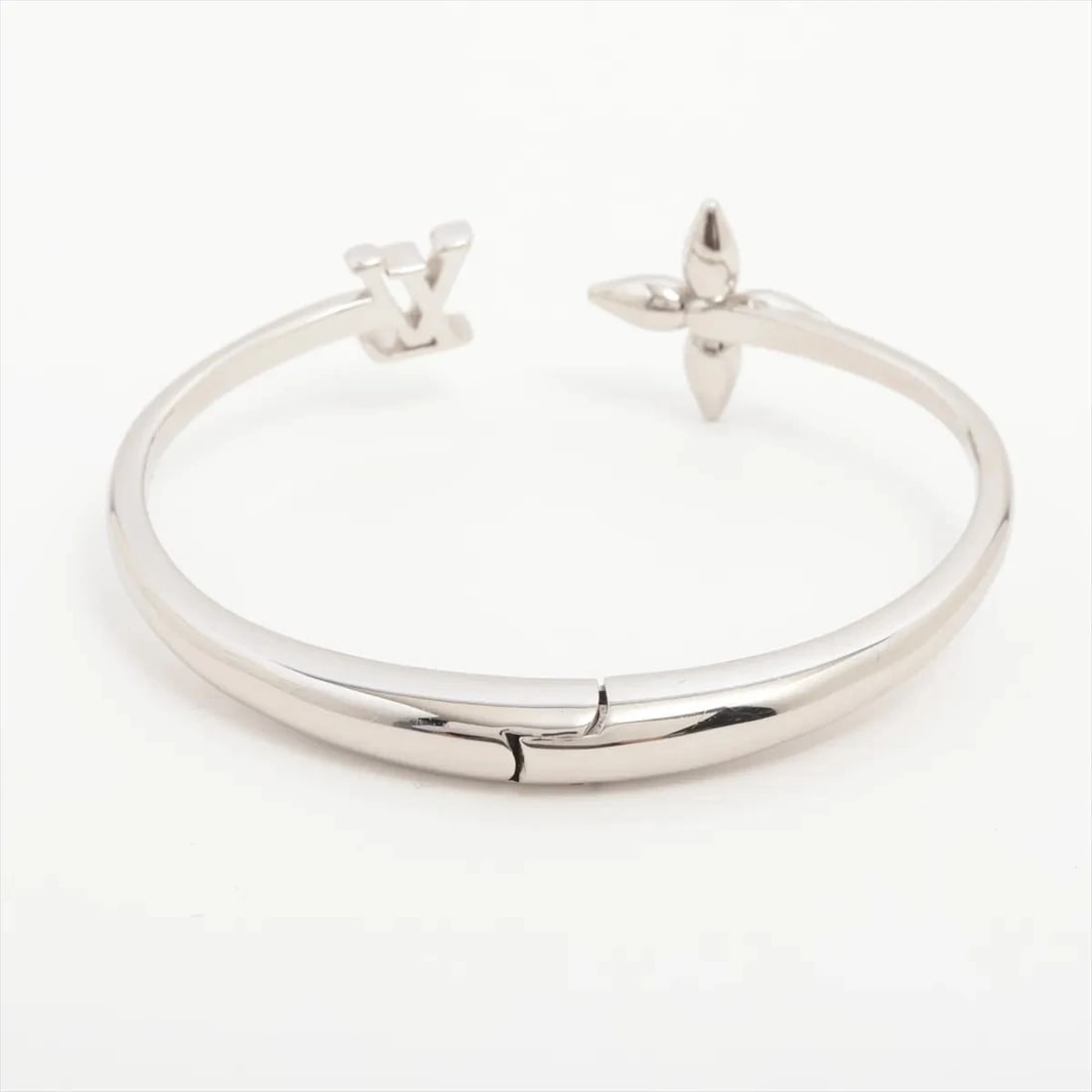 LOUIS VUITTON BRACELET BANGLE METAL SILVER: Louis Vuitton Bracelet Bangle metal Silver Brand: Louis Vuitton Type/Style: Bracelet Material: Metal Color: Silver Size: Bracelet length:14cm Accessories: None Accessories Notice: When purchasing