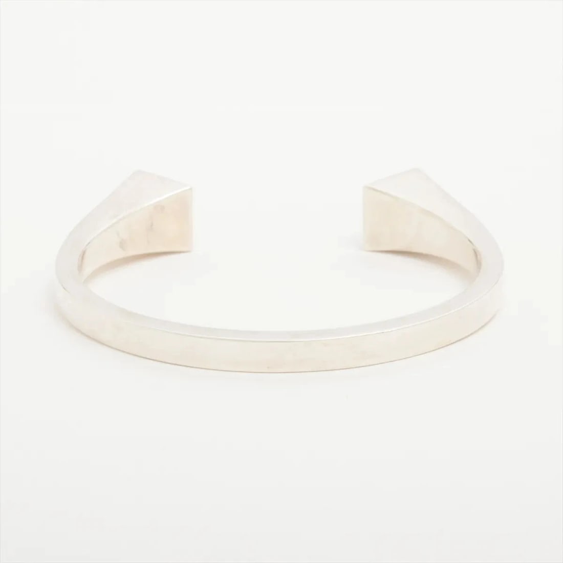 HERMES CLUDESFORGES BANGLE ST 925 SILVER: Hermes Cludesforges Bangle ST 925 Silver Brand: Hermes Type/Style: Bracelet Material: 925 Color: Silver Size: Bracelet length:15cm Accessories: None Accessories Notice: When purchasing pre