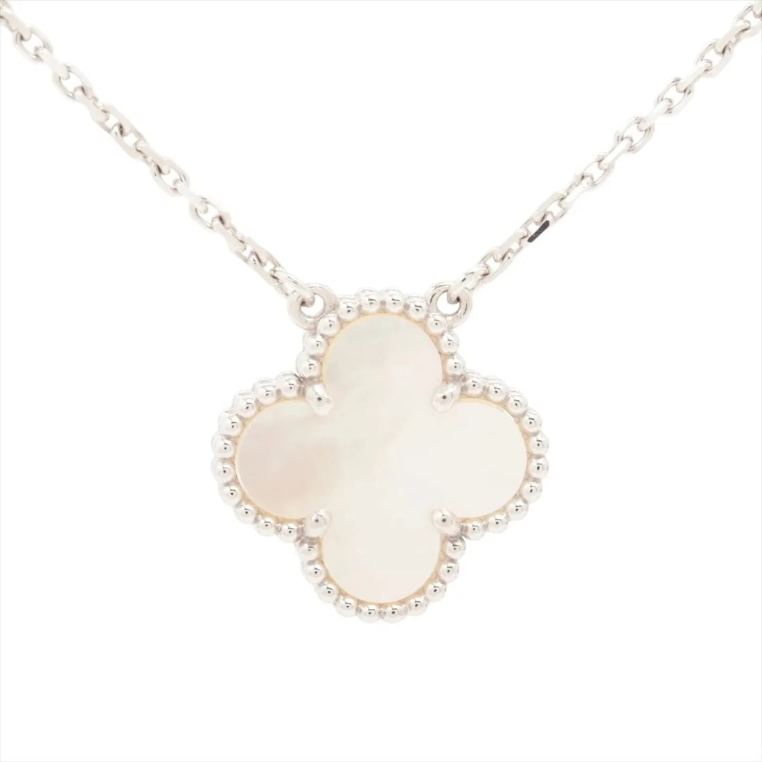 VAN CLEEF & ARPELS ALHAMBRA S NECKLACE 750(WG): Van Cleef & Arpels Alhambra s Necklace 750(WG) Brand: Van Cleef & Arpels Type/Style: Necklace Material: 750(WG) Color: White Gold Size: Chain length:42.1cm Accessories: None Accessories No