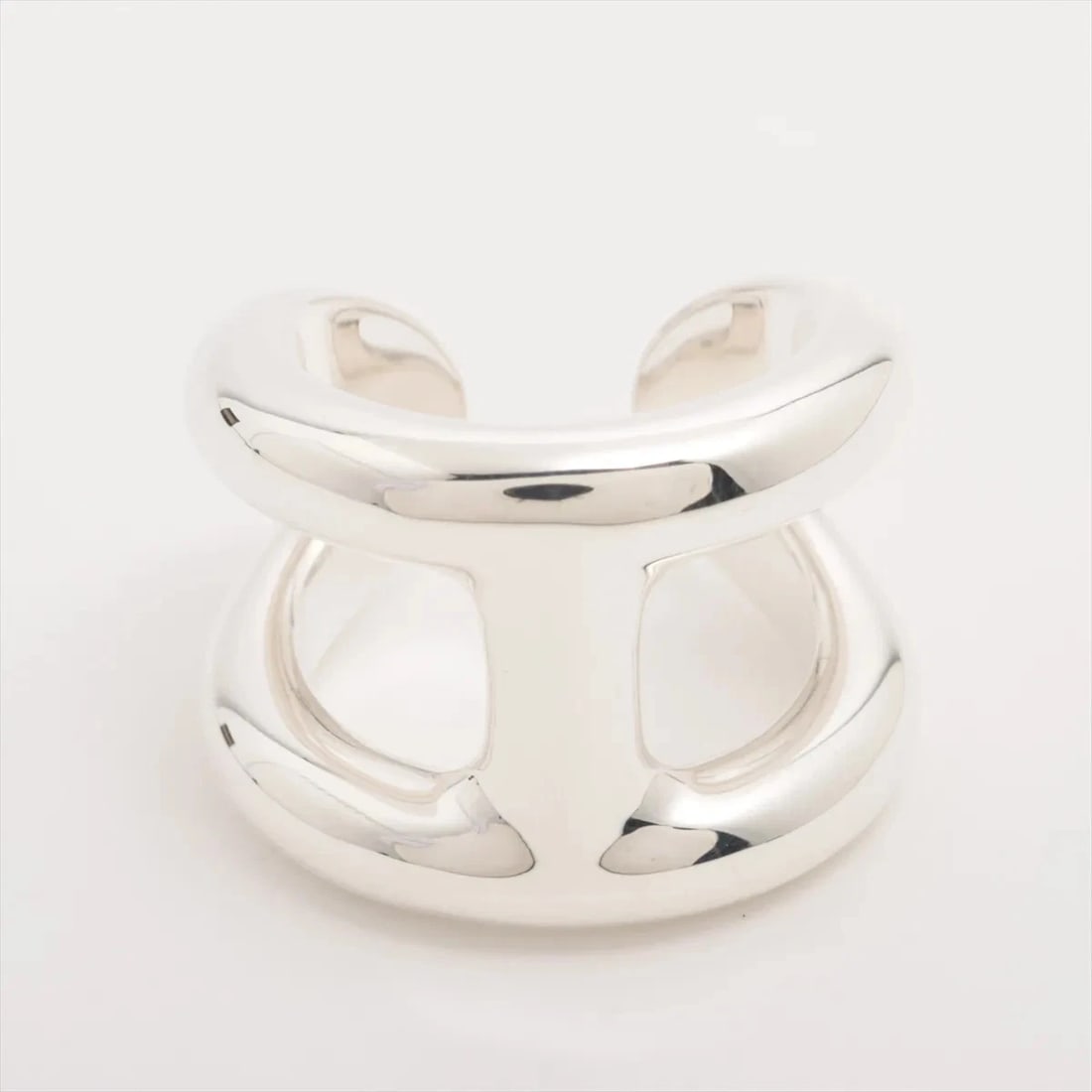 HERMES OSMO'S GM RING 925 SILVER: Hermes Osmo's GM Ring 925 Silver Brand: Hermes Type/Style: Ring Material: 925 Color: Silver Size: 4.75 - 5 US Accessories: None Accessories Notice: When purchasing pre-owned goods, please refer to