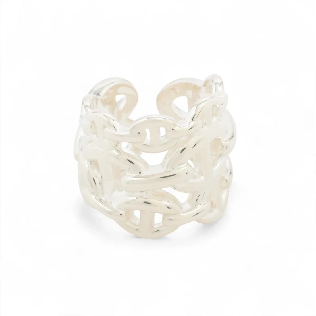 HERMES CHAINE D'ANCRE ENCHAINEE GM RING 925 SILVER: Hermes Chaine d'Ancre Enchainee GM Ring 925 Silver Brand: Hermes Type/Style: Ring Material: 925 Color: Silver Size: 4 US Accessories: None Accessories Notice: When purchasing pre-owned goods, please
