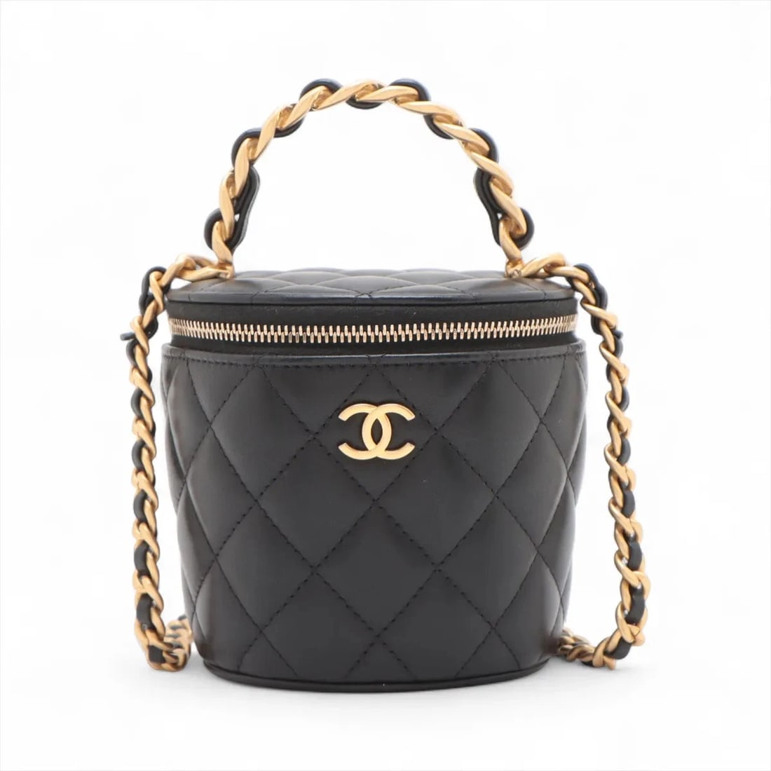 CHANEL MATELASSE LAMBSKIN 2 WAY SHOULDER BAG: Chanel Matelasse Lambskin 2 Way Shoulder Bag Brand: Chanel Type/Style: Shoulder Bag Material: Lambskin Color: Black Size: Height:4.1inchLength:3.7inchDepth:3.0inch Accessories: None Access