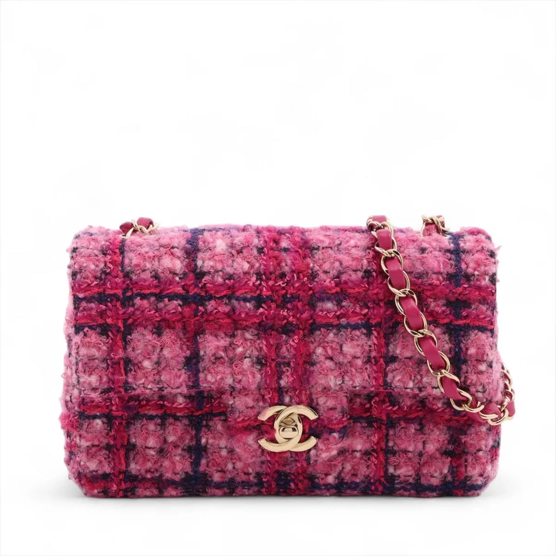 CHANEL MINI MATELASSE 20 TWEED SINGLE FLAP SINGLE CHAIN BAG: Chanel Mini Matelasse 20 Tweed Single Flap Single Chain Bag Brand: Chanel Type/Style: Shoulder Bag Material: Tweed Color: pink x purple Size: Height:4.9inchLength:7.7inchDepth:2.6inch Accessories: