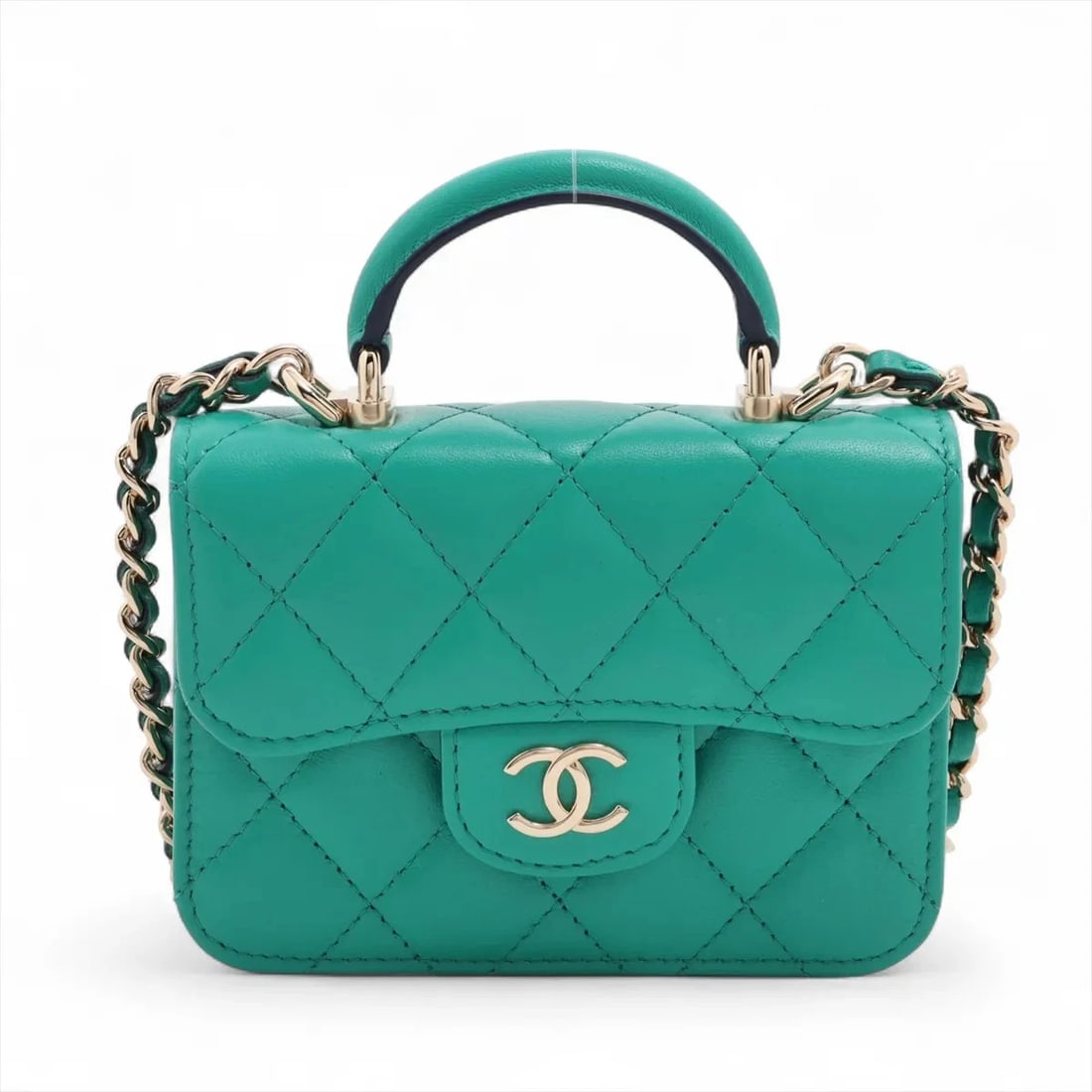 CHANEL MATELASSE LAMBSKIN 2 WAY SHOULDER BAG: Chanel Matelasse Lambskin 2 Way Shoulder Bag Brand: Chanel Type/Style: Shoulder Bag Material: Lambskin Color: Green x navy Size: Height:3.5inchLength:4.7inchDepth:1.0inch Accessories: None