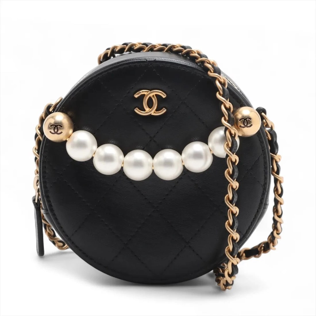 CHANEL MATELASSE LEATHER CHAIN SHOULDER BAG: Chanel Matelasse Leather Chain Shoulder Bag Brand: Chanel Type/Style: Shoulder Bag Material: Leather Color: Black Size: Height:4.7inchLength:4.7inchDepth:2.2inch Accessories: None Accessor