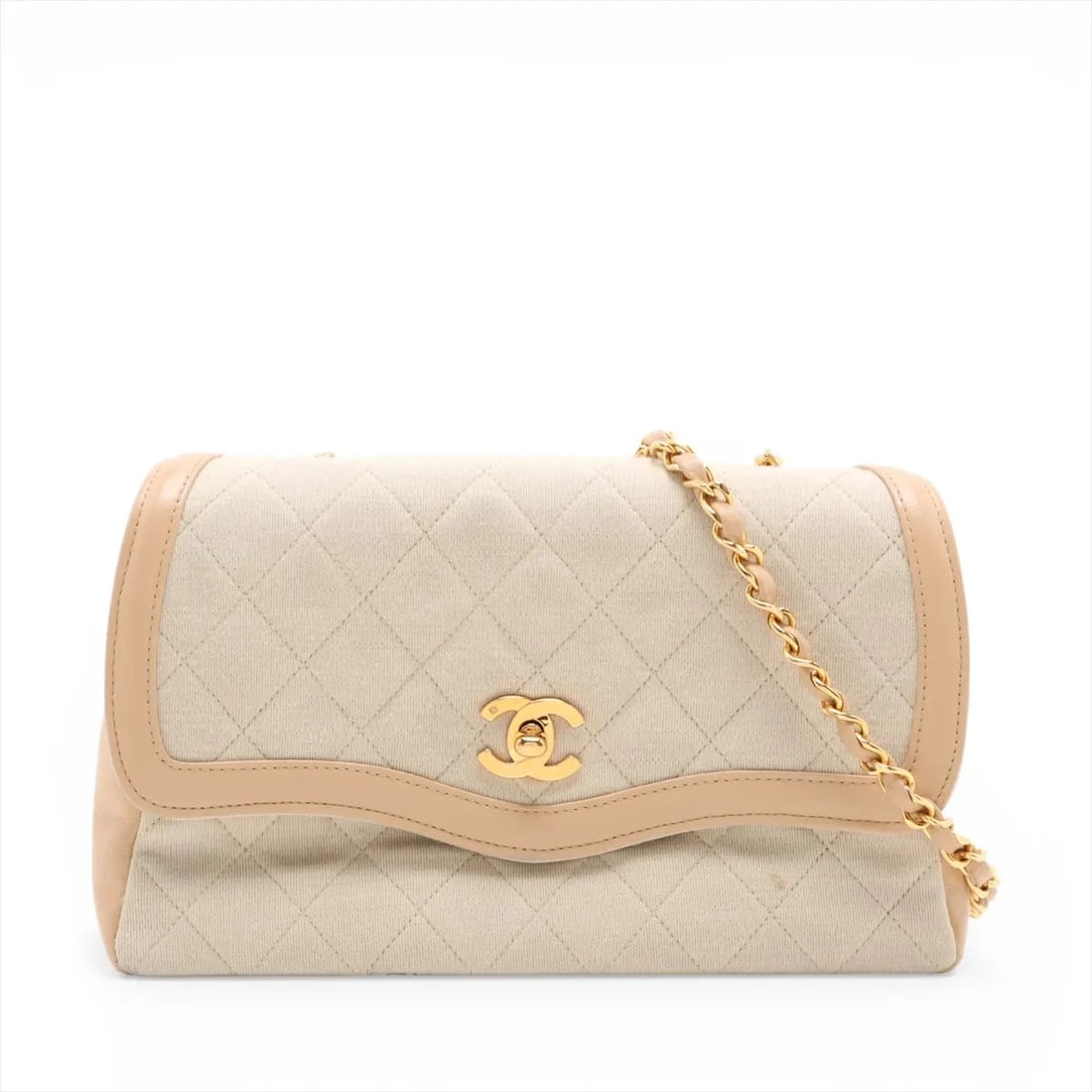 CHANEL MATELASSE COTTON & PEATHER SINGLE FLAP CHAIN BAG: Chanel Matelasse Cotton & Peather Single Flap Chain Bag Brand: Chanel Type/Style: Shoulder Bag Material: Cotton & Peather Color: Beige Size: Height:5.5inchLength:9.4inchDepth:2.8inch Accessories: