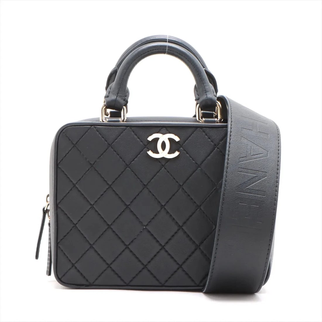 CHANEL MATELASSE LAMBSKIN 2 WAY HANDBAG: Chanel Matelasse Lambskin 2 Way Handbag Brand: Chanel Type/Style: Top Handle Bag Material: Lambskin Color: Black Size: Height:5.9inchLength:7.7inchDepth:3.7inch Accessories: None Accessori