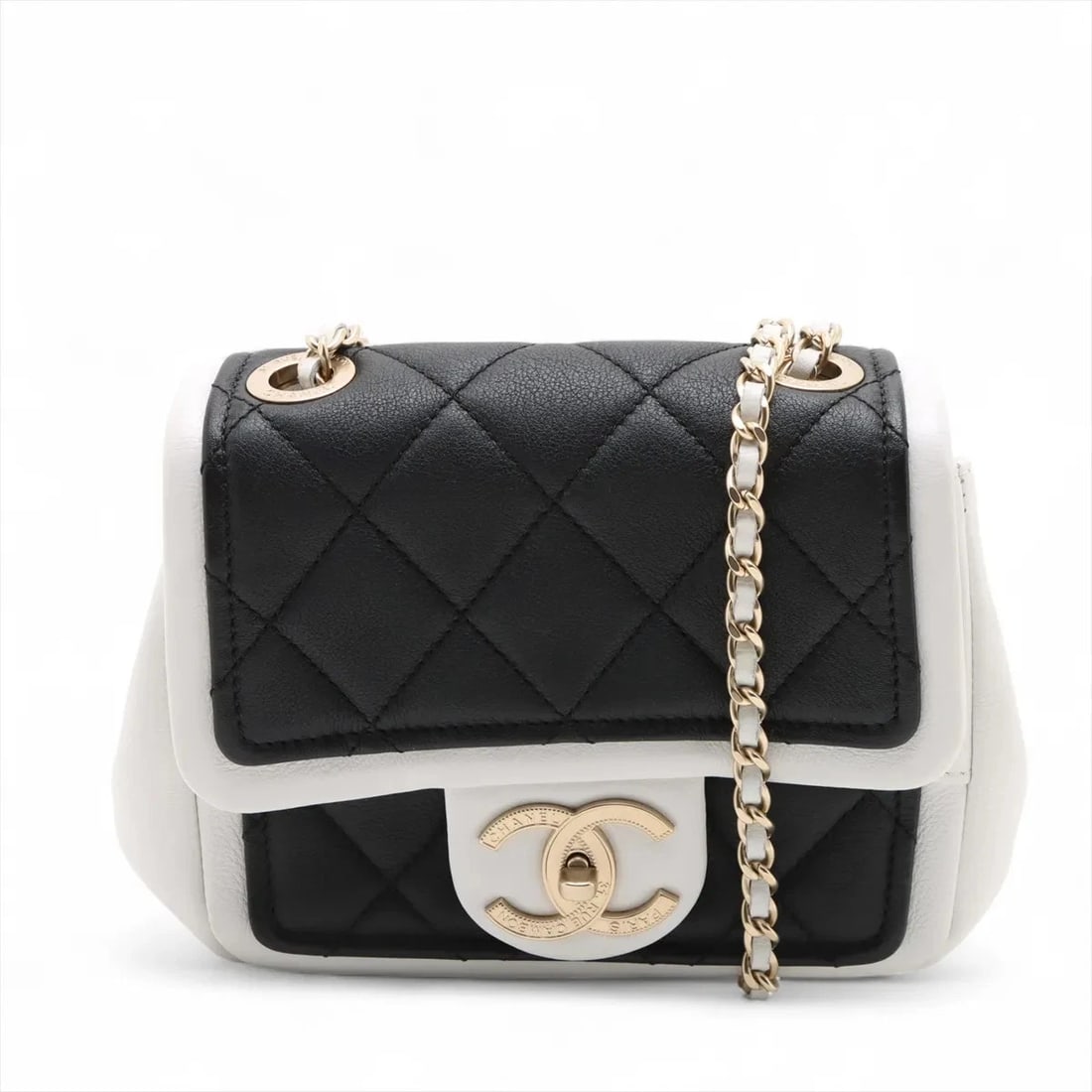 CHANEL MINI MATELASSE LAMBSKIN SINGLE FLAP CHAIN BAG: Chanel Mini Matelasse Lambskin Single Flap Chain Bag Brand: Chanel Type/Style: Shoulder Bag Material: Lambskin Color: Black ? White Size: Height:5.1inchLength:6.1inchDepth:2.4inch Accessories: Non