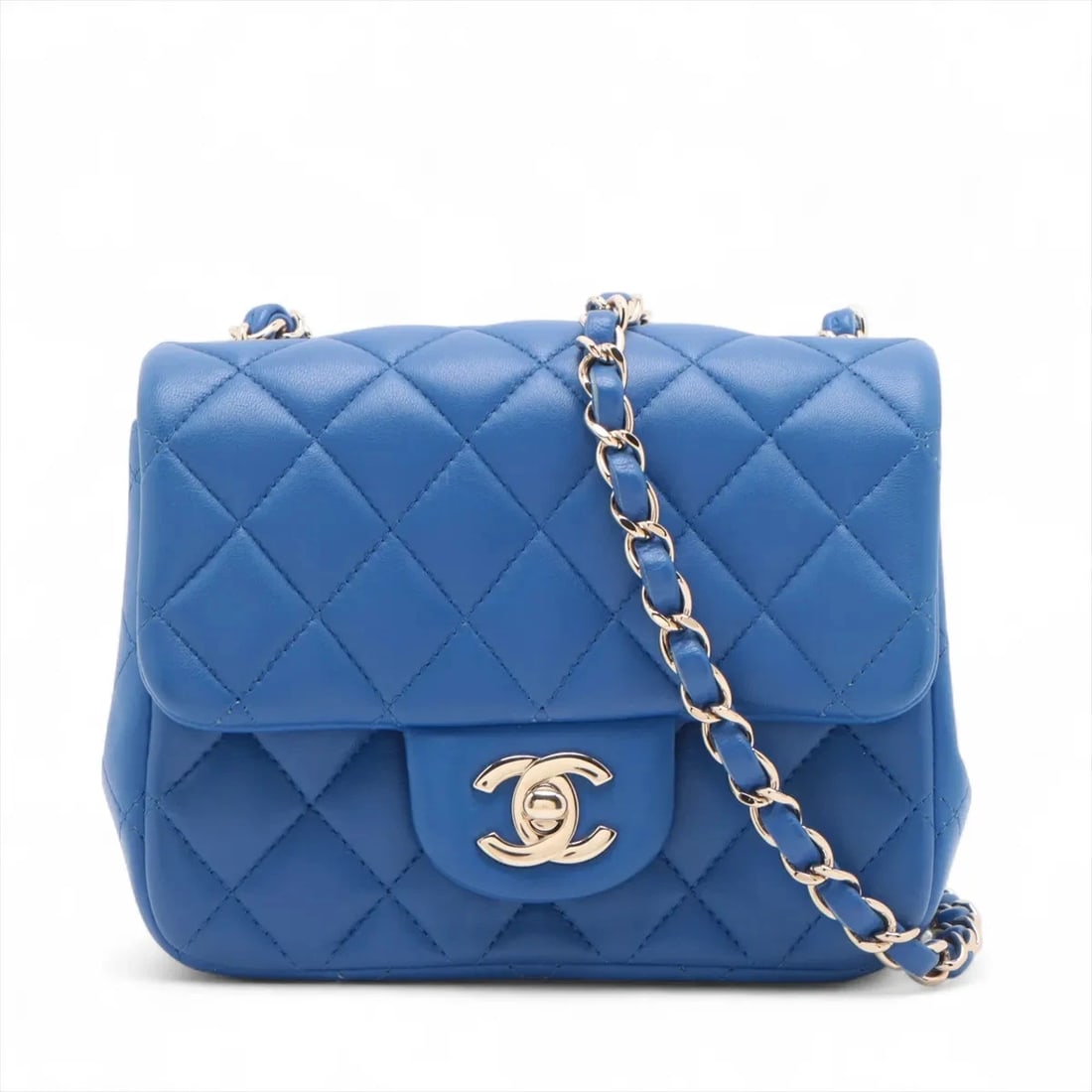 CHANEL MINIMATRASSE 17 LAMBSKIN FLAP SINGLE CHAIN BAG: Chanel Minimatrasse 17 Lambskin Flap Single Chain Bag Brand: Chanel Type/Style: Shoulder Bag Material: Lambskin Color: Blue Size: Height:5.3inchLength:6.5inchDepth:2.8inch Accessories: None