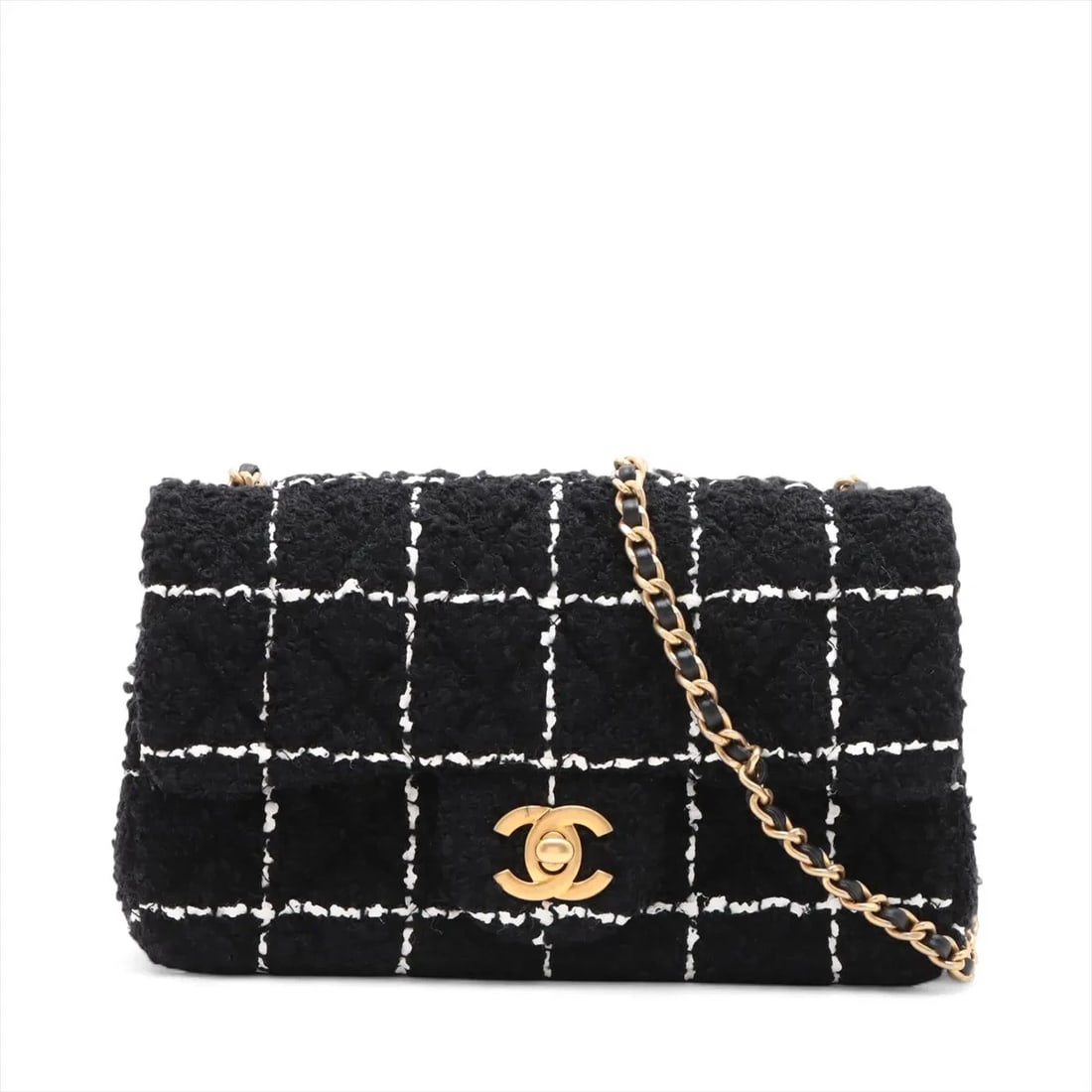 CHANEL MATELASSE TWEED SINGLE FLAP SINGLE CHAIN BAG: Chanel Matelasse Tweed Single Flap Single Chain Bag Brand: Chanel Type/Style: Shoulder Bag Material: Tweed Color: Black Size: Height:4.7inchLength:7.9inchDepth:2.4inch Accessories: None Ac