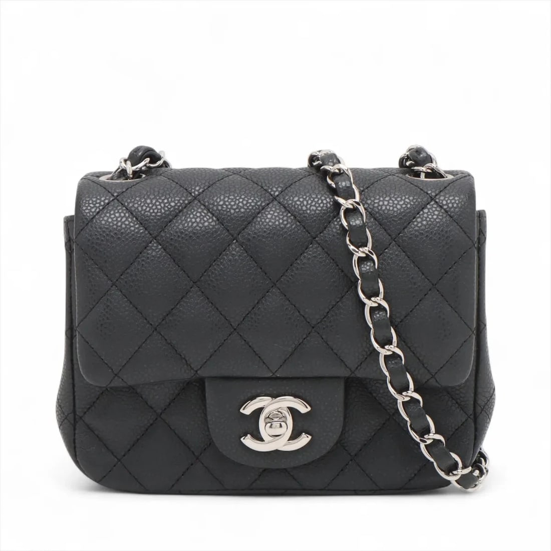 CHANEL MINIMATRASSE 17 CAVIAR SKIN SINGLE FLAP SINGLE CHAIN BAG: Chanel Minimatrasse 17 Caviar Skin Single Flap Single Chain Bag Brand: Chanel Type/Style: Shoulder Bag Material: Caviar Skin Color: Black Size: Height:5.1inchLength:6.5inchDepth:2.8inch Accessorie