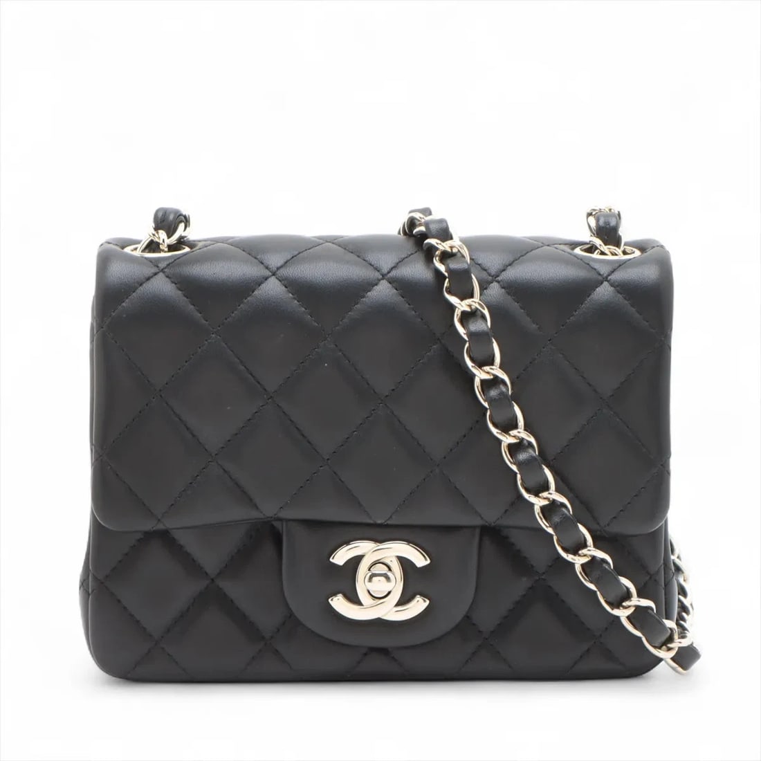 CHANEL MINIMATRASSE 17 LAMBSKIN SINGLE FLAP SINGLE CHAIN BAG: Chanel Minimatrasse 17 Lambskin Single Flap Single Chain Bag Brand: Chanel Type/Style: Shoulder Bag Material: Lambskin Color: Black Size: Height:4.9inchLength:6.5inchDepth:2.8inch Accessories: Non