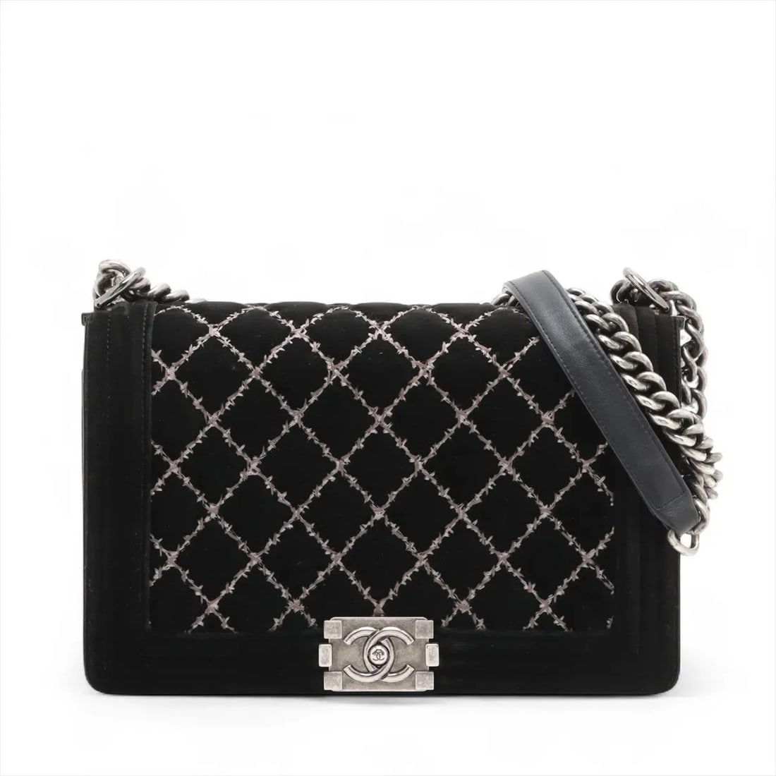 CHANEL BOY 28 LARGE VELVET CHAIN SHOULDER BAG: Chanel Boy 28 Large Velvet Chain Shoulder Bag Brand: Chanel Type/Style: Shoulder Bag Material: Velvet Color: Black Size: Height:6.9inchLength:11.0inchDepth:2.0inch Accessories: None Access