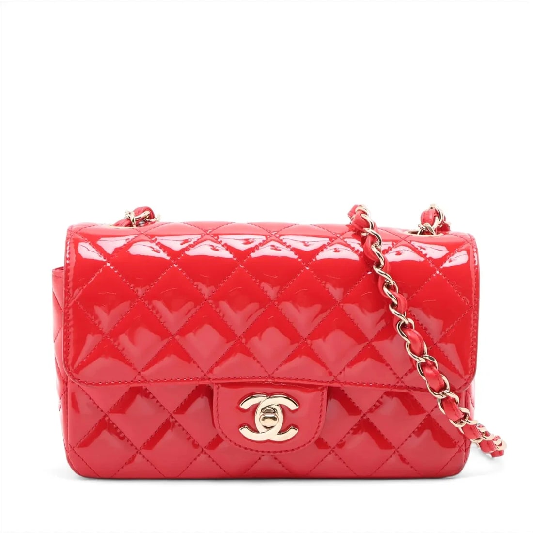 CHANEL MINI MATELASSE 20 PATENT LEATHER SINGLE CHAIN BAG: Chanel Mini Matelasse 20 Patent Leather Single Chain Bag Brand: Chanel Type/Style: Shoulder Bag Material: Patent Leather Color: Red Size: Height:4.7inchLength:7.7inchDepth:2.4inch Accessories: Non