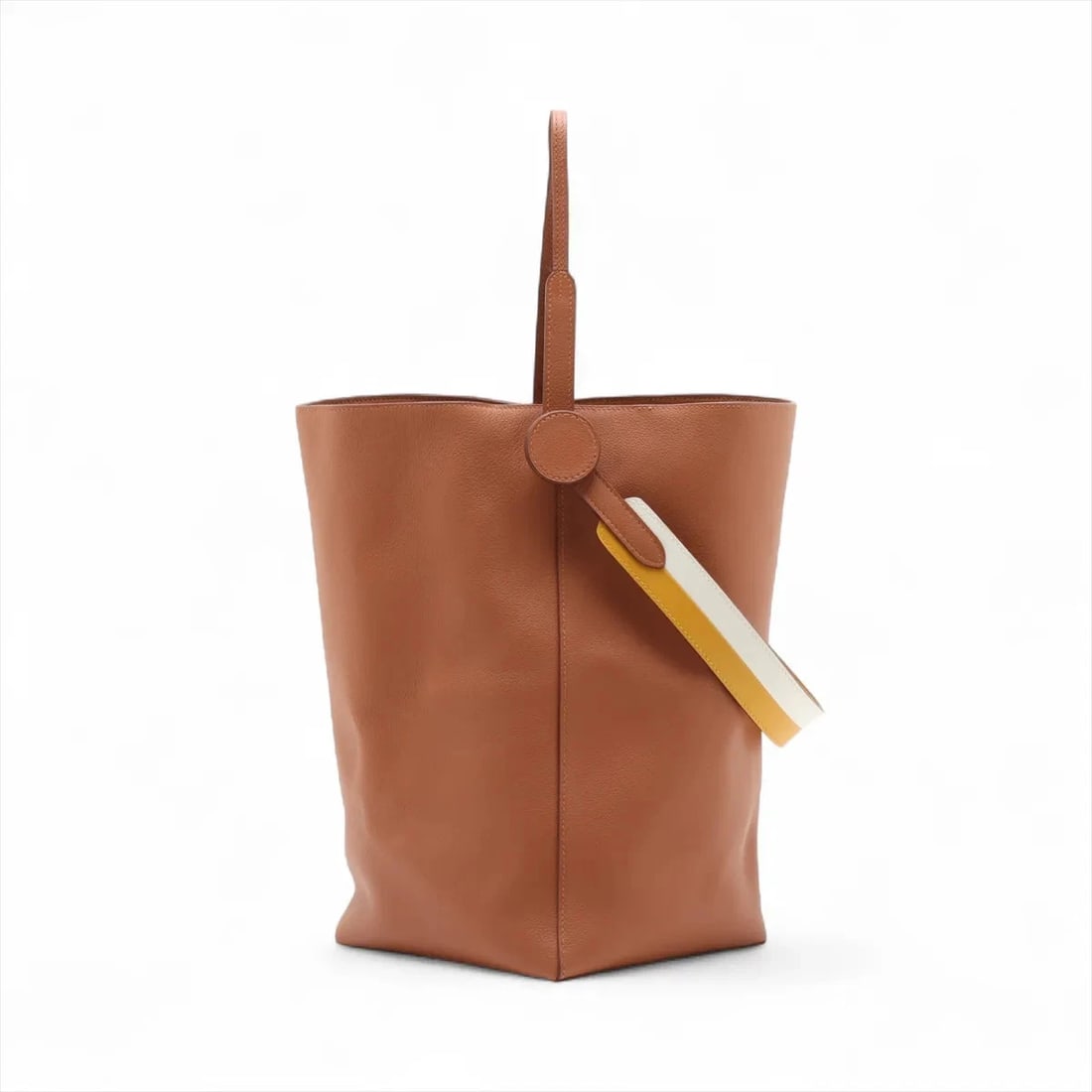 HERMES RICOL 19 TAURILLON CLEMENCE GOLD: Hermes Ricol 19 Taurillon Clemence Gold Brand: Hermes Type/Style: Shoulder Bag Material: Taurillon Clemence Color: Gold x White x Joanne Amble Size: Height:13.0inchLength:7.3inchDepth:7.3inch Acce