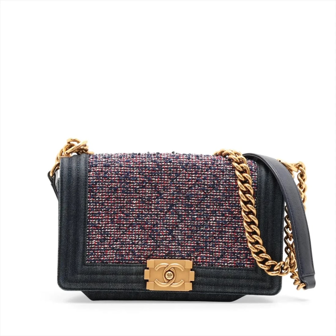 CHANEL BOY 25 TWEED X DENIM CHAIN SHOULDER BAG: Chanel Boy 25 Tweed x denim Chain Shoulder Bag Brand: Chanel Type/Style: Shoulder Bag Material: Tweed x denim Color: Navy Blue Size: Height:5.7inchLength:9.8inchDepth:2.2inch Accessories: None