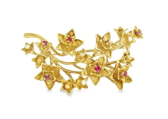 TIFFANY & CO. RUBY DIAMOND 18K YELLOW GOLD FLORAL PIN BROOCH: Tiffany & Co. Ruby Diamond 18k Yellow Gold Floral Pin Brooch Brand: Tiffany & Co. Type/Style: Brooch Material: 18k yellow gold and 18k white gold Color: Yellow Size: Measurements: Approximately 2.09in
