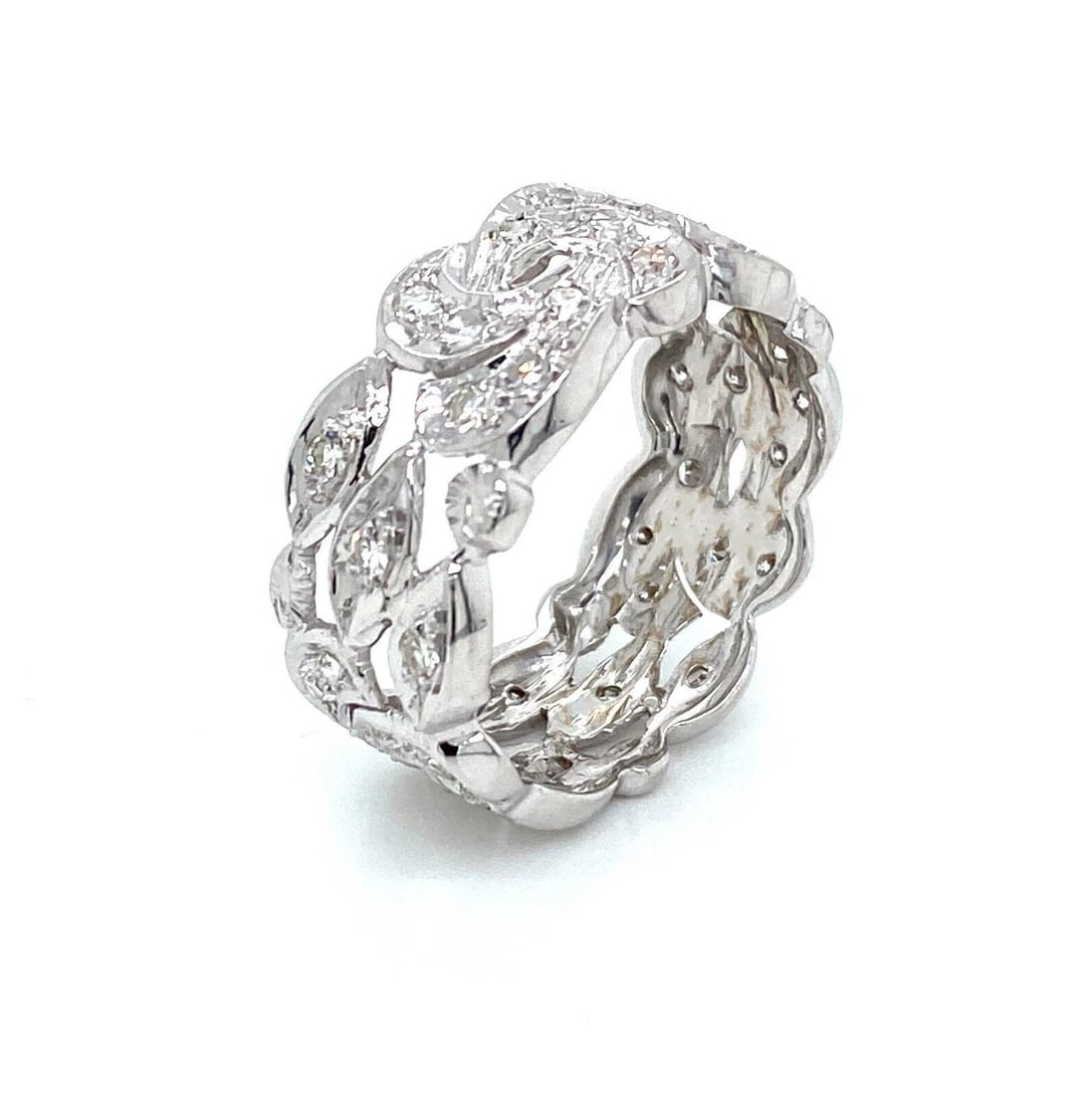 DIAMOND PLATINUM BAND RING: Diamond Platinum Band Ring Brand: Unbranded Type/Style: Ring Material: Platinum Color: silver Size: 10 US Accessories: None Accessories Notice: When purchasing pre-owned goods, please refe