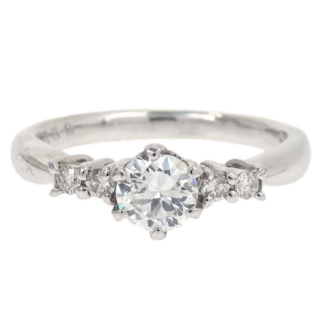RING PT900 DIAMOND SILVER JEWELRY: Ring Pt900 Diamond Silver Jewelry Brand: No Brand Type/Style: Ring Material: PT900 Main Stone Natural Color: Silver Size: 4 US Accessories: None Accessories Notice: When purchasing pre-owned goods,