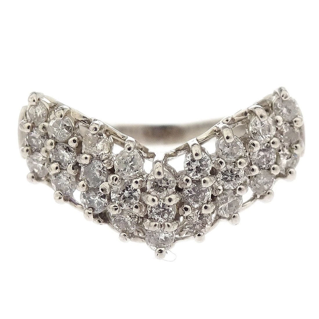 RING PT900 DIAMOND SILVER JEWELRY: Ring Pt900 Diamond Silver Jewelry Brand: No Brand Type/Style: Ring Material: PT900 Main Stone Natural Color: Silver Size: 4.5 US Accessories: None Accessories Notice: When purchasing pre-owned goods,
