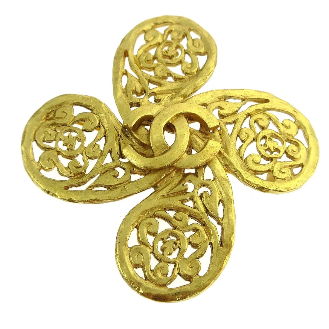 CHANEL BROOCH PIN GOLD: Chanel Brooch Pin Gold Brand: CHANEL Type/Style: Brooch Material: Gold Plated Color: Gold Size: W 5.6 x H 5.6 cm Accessories: None Accessories Notice: When purchasing pre-owned goods, plea