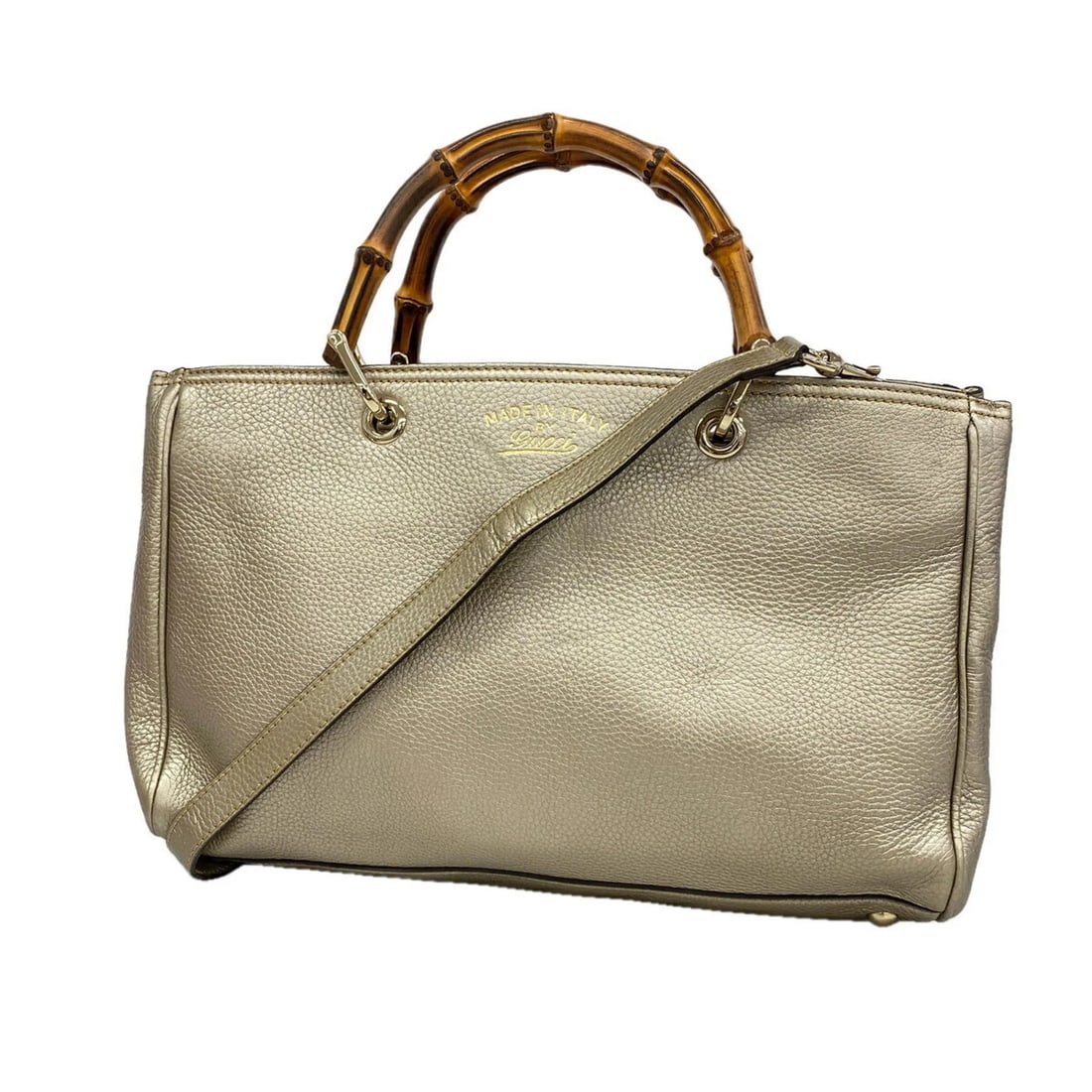 GUCCI BAMBOO HANDBAG LEATHER PALE SILVER: Gucci Bamboo Handbag Leather Pale Silver Brand: Gucci Type/Style: Handbag Material: Leather Color: Silver Size: (HxWxD) 22cm x 34cm x 12.5cm / 8.66inch x 13.38inch x 4.92inch Accessories: None