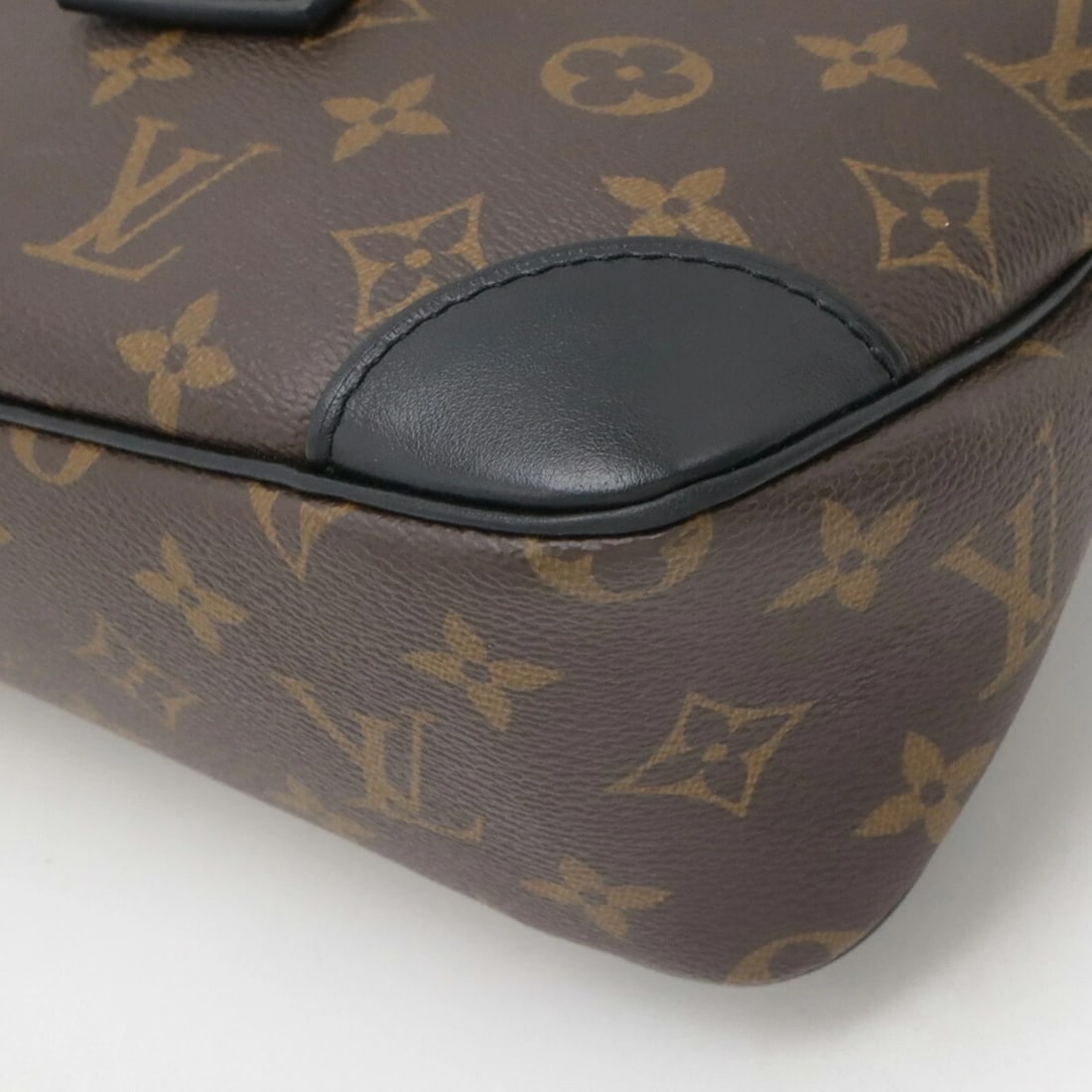 LOUIS VUITTON MONOGRAM - 3