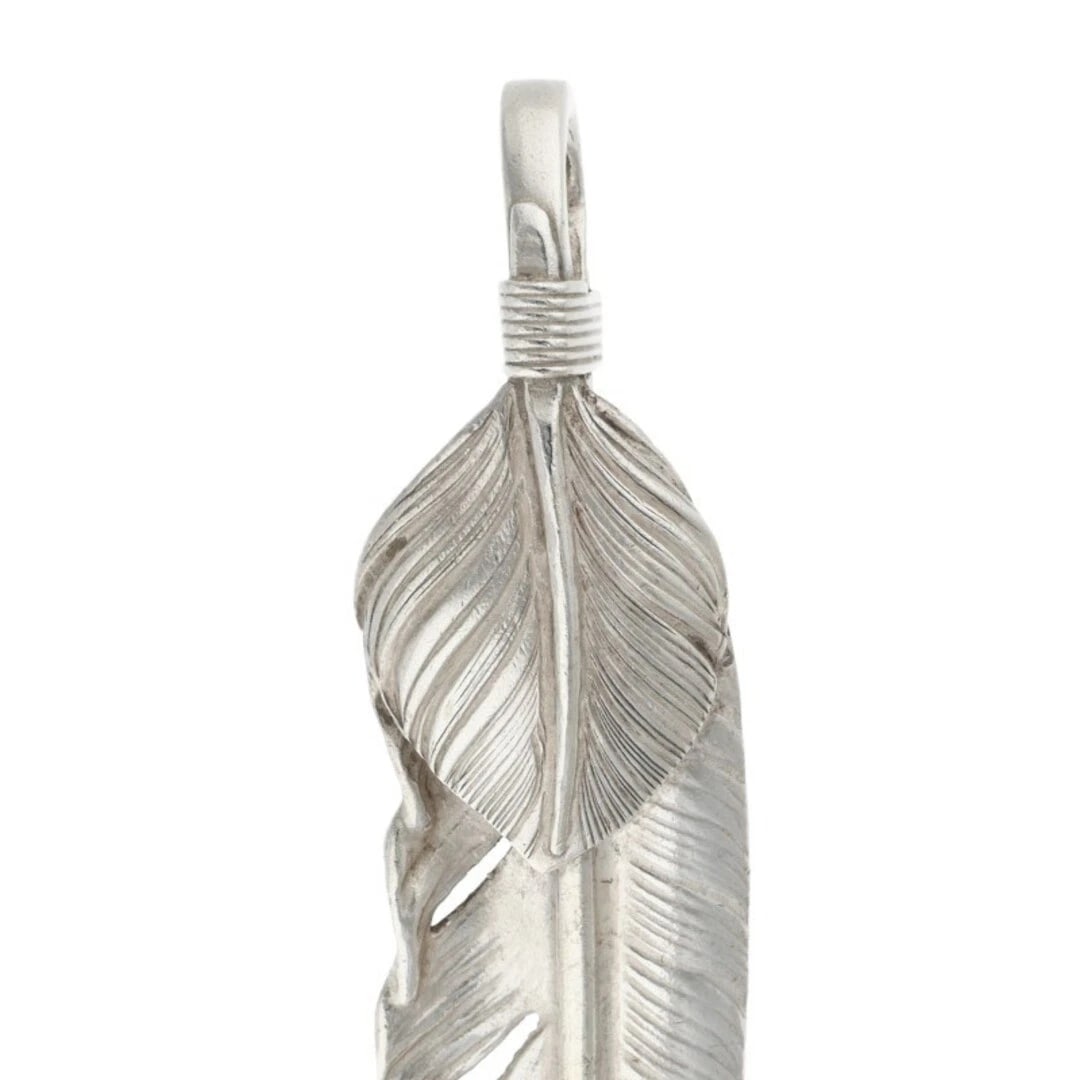 GOROSE UPPER SILVER OVERSIZED FEATHER RIGHT FACING NECKLINE - 4