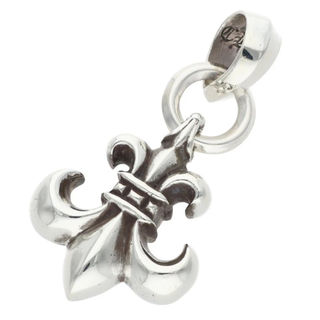 CHROME HEARTS FLUER BALE PENDANT BAIL NECKLACE TOP MEN'S: Chrome Hearts Fluer BALE pendant bail necklace top men's Brand: Chrome Hearts Type/Style: Necklace Material: 925 Silver Color: Silver Size: Width 2.7cm, vertical 5.1cm Accessories: None Accessories
