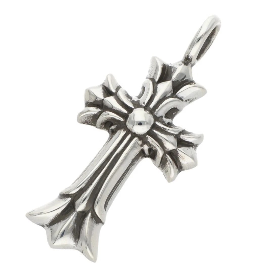 CHROME HEARTS DOUBLE CROSS CHARM SILVER NECKLACE: Chrome Hearts Double Cross Charm Silver Necklace Brand: Chrome Hearts Type/Style: Necklace Material: Color: Size: Width 1.6cm, Vertical 3.3cm Accessories: None Accessories Notice: When purchasing