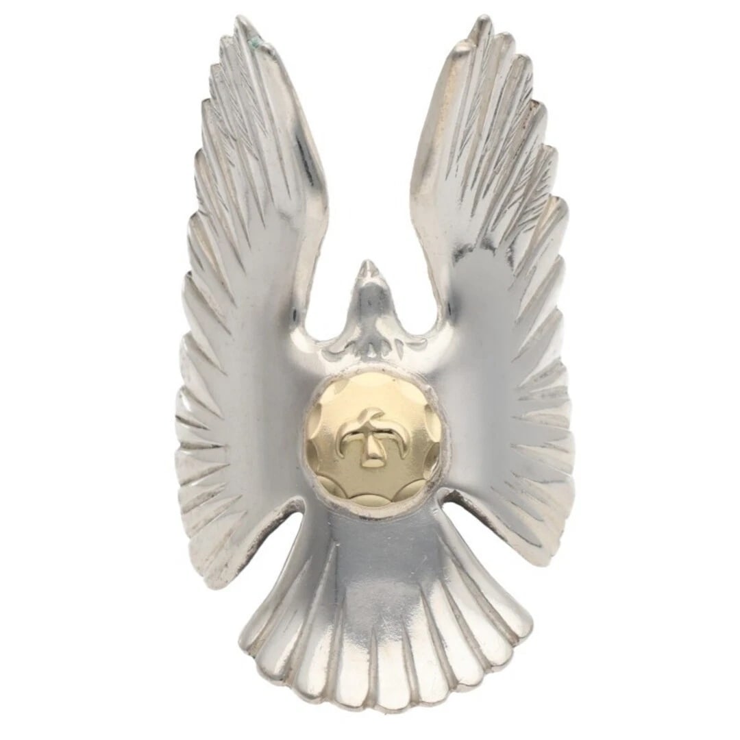 GORROWS GOLD METAL EAGLE RING: Gorrows gold metal eagle ring Brand: goro's Type/Style: Ring Material: Silver ? Gold Color: Silver ? Gold Size: US Size 19 Accessories: None Accessories Notice: When purchasing pre-owned goods,