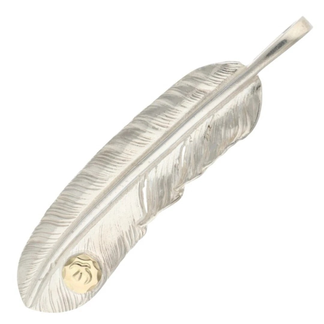 GOROWS OVERSIZED FEATHER WITH METAL LEFT FACING NECKLESS TOP: Gorows Oversized Feather With Metal Left Facing Neckless Top Brand: goro's Type/Style: Necklace Material: 925 Silver Color: silver Size: vertical 6.8cm Accessories: None Accessories Notice: When