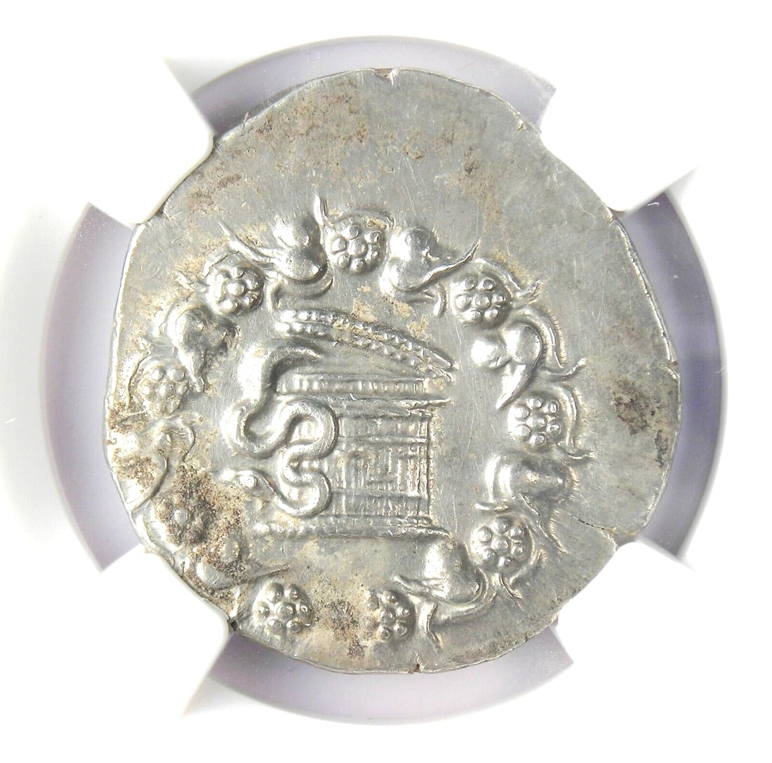 MYSIA PERGAMUM AR CISTOPHORUS ROMAN COIN: Mysia Pergamum AR Cistophorus Roman Coin Year: 133 BC Denomination: Cistophorus Composition: Silver Country of Origin: Greece Accessories: None Accessories Notice: When purchasing pre-owne